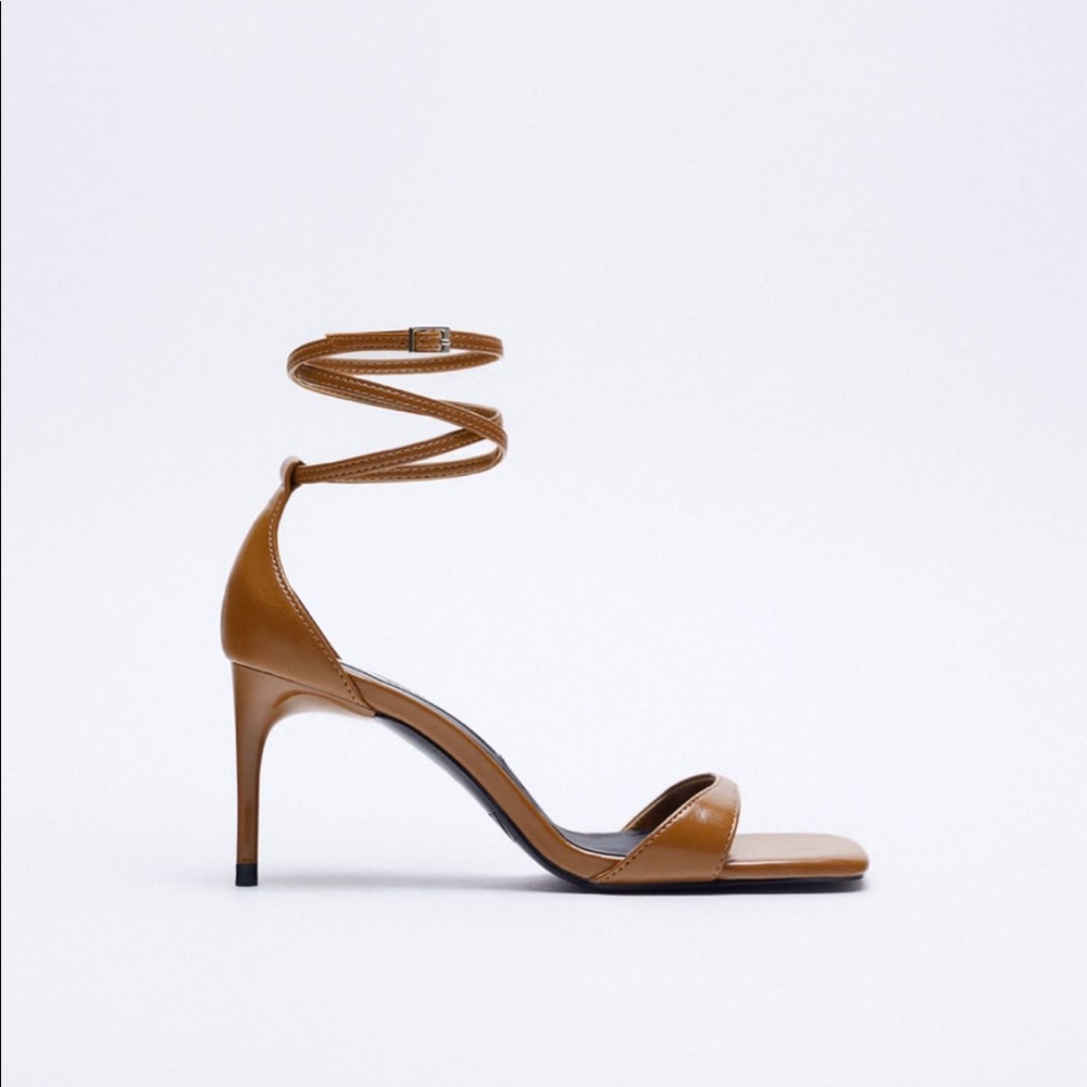 ZARA SQUARE TOE HEELED SANDALS